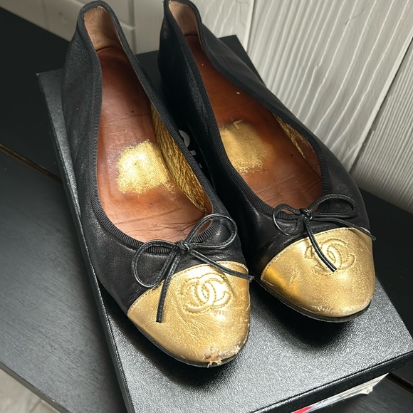 Chanel black w gold ballet flats 38 - Picture 1 of 10